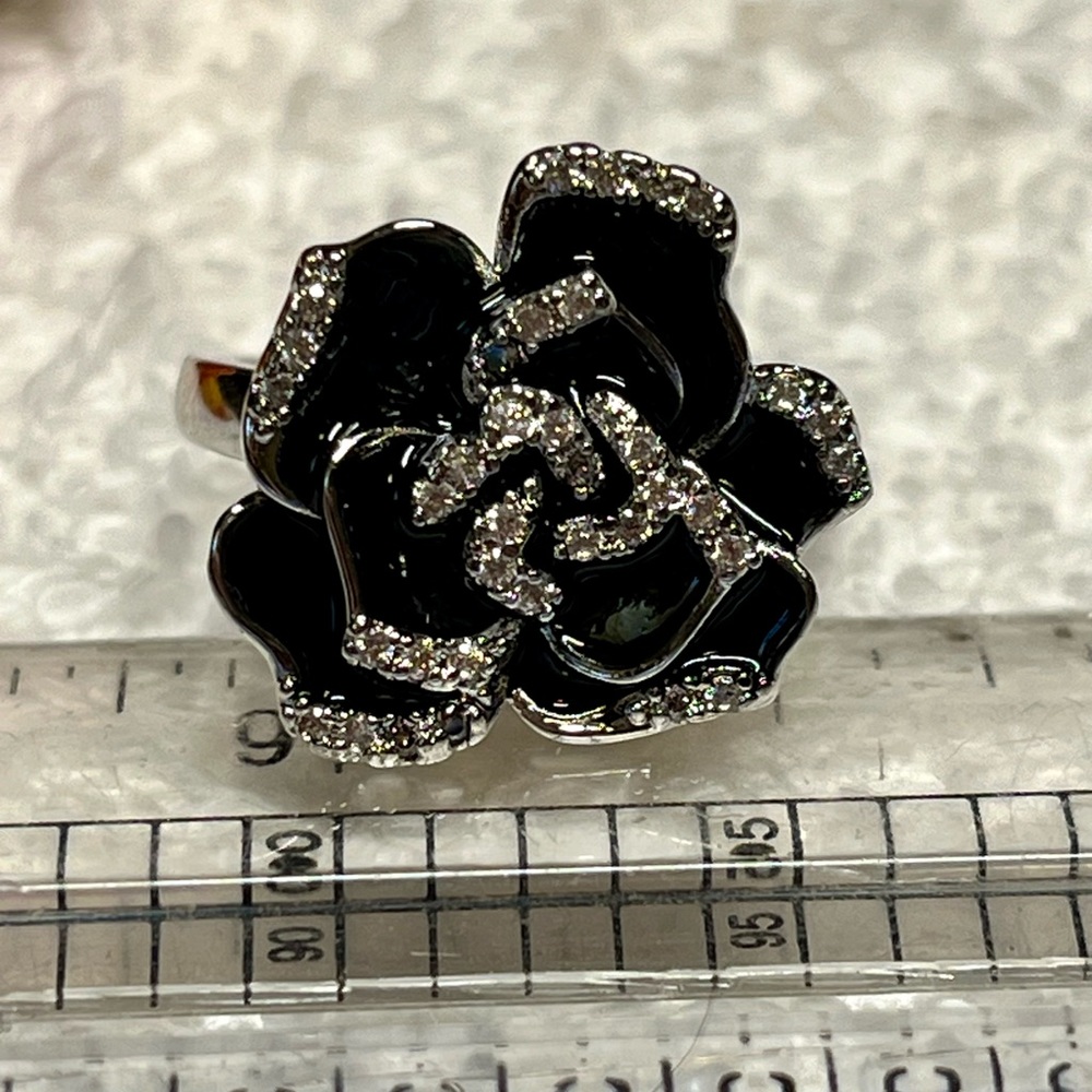 Fashion Jewelry Black and Silver Rose Ring - Picture 3 of 10